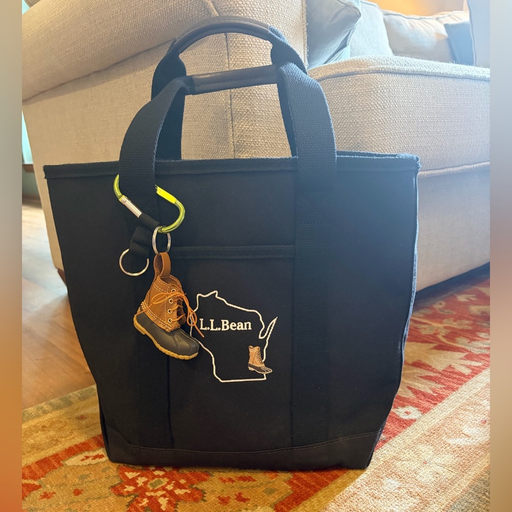 L.L. Bean Limited Edition Tote Wisconsin Embroidered Canvas Bag